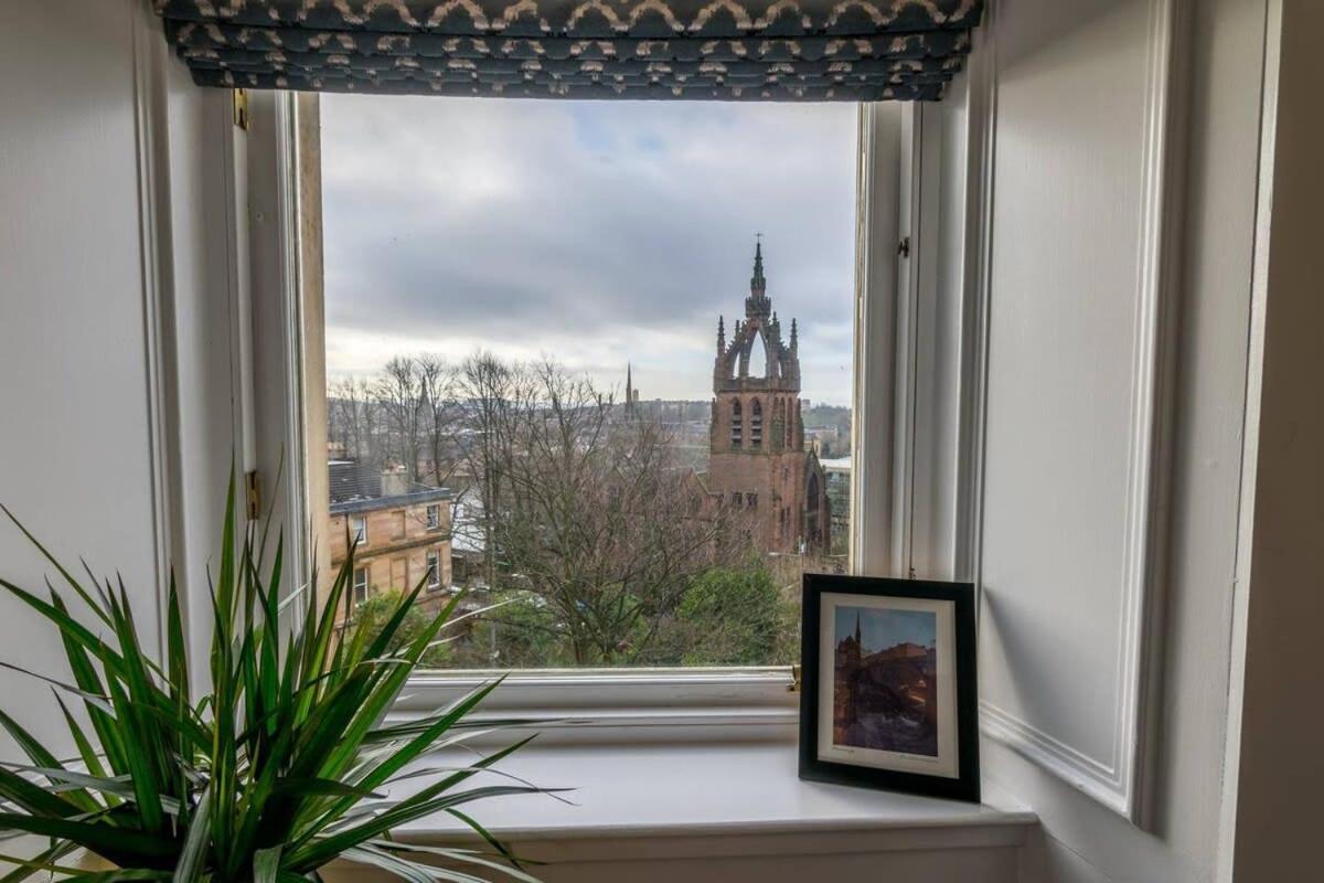 Bright And Airy Apartment Glasgow Eksteriør billede